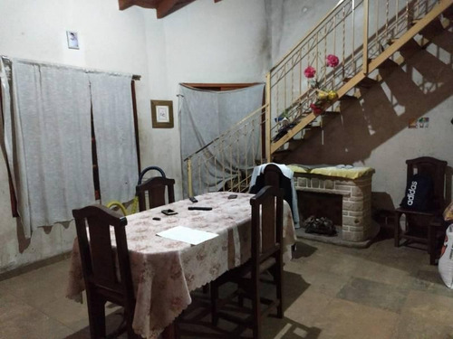 Imagen 3 de 11 de Amplio Chalet Con Gran Terreno A La Venta En Gonzalez Catan
