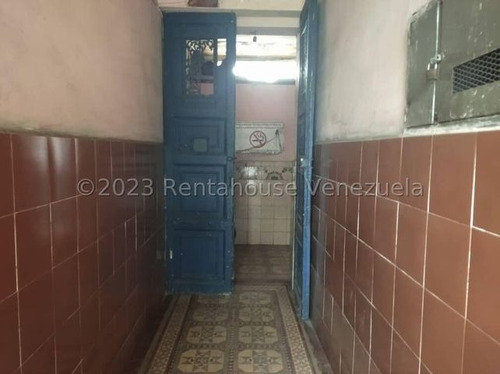 Imagen 3 de 6 de Casa Comercial Y Local En Venta En El Centro De Caracas 23-19930 Jr