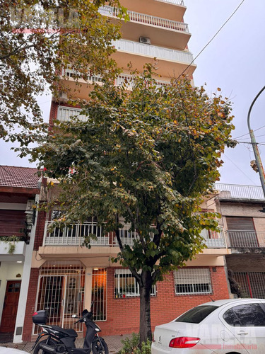 Departamento 3 Ambientes Al Cfte. C/lavadero. Apto Profesional. Se Vende Con Renta