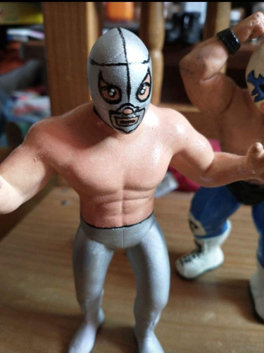 El Santo Y Atlántis Kelian Luchador (Usado)