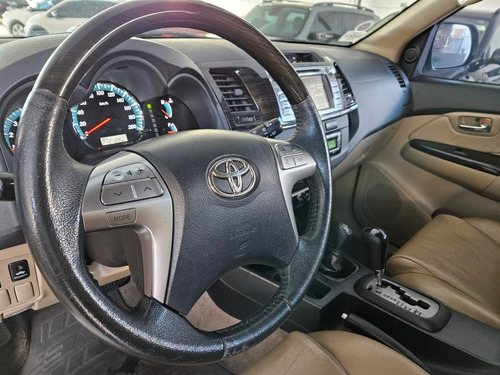 Toyota Hilux SW4 3.0 SRV 4X4 7 LUGARES 16V TURBO INTERCOOLER DIESEL 4P AUTOMÁTICO