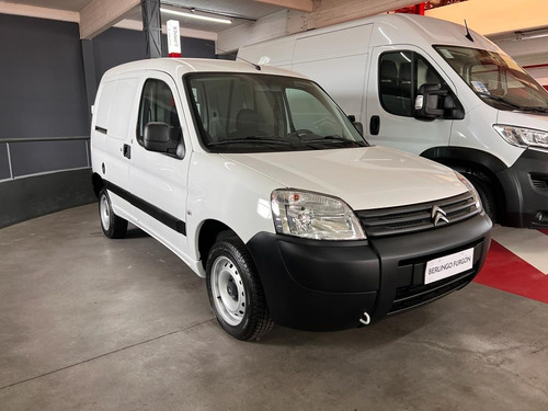 Citroën Berlingo 0km 2024 Furgon Business Nafta 115 Showroom