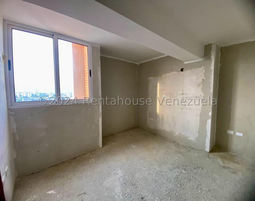 Renta House Trae Para Ti, Espectacular Apartamento En Venta En Obra Gris, Para Ser Remodelado A Tu Gusto. Ideal Para Ti Que Buscas Modernismo Y Comodidad. Maritza Lucena Tu Asesora De Confianzaa