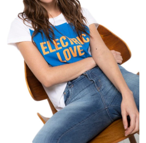 Remera Ossira Original Con Estampa En Relieve.034