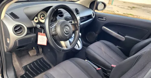 Mazda 2 Sedán 1.5 Aut. 2011