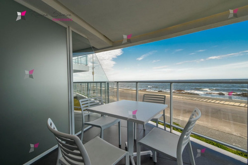 Apartamento En Peninsula, 2 Dormitorios *- Ref: 9653
