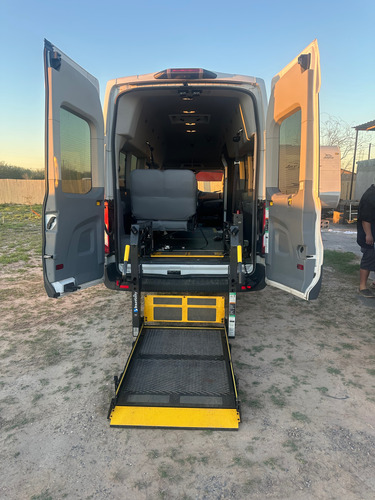 Ford Transit 2.2 Pasajeros Larga Techo Alto Custom Mt