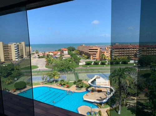 Imagen 1 de 13 de Se Vende Hermoso Ph En Higuerote / Corzo 04123389698
