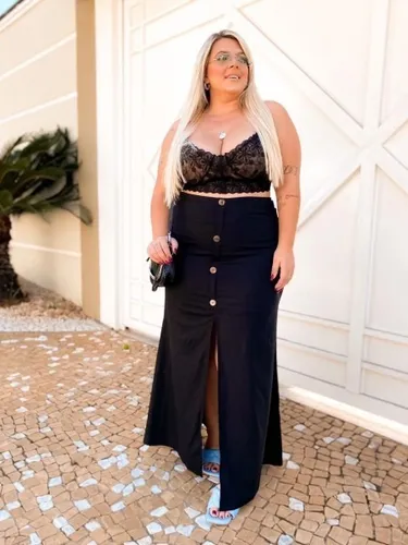 Saias pretas best sale plus size