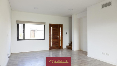 Duplex De 4 Ambientes En Venta En Pilar