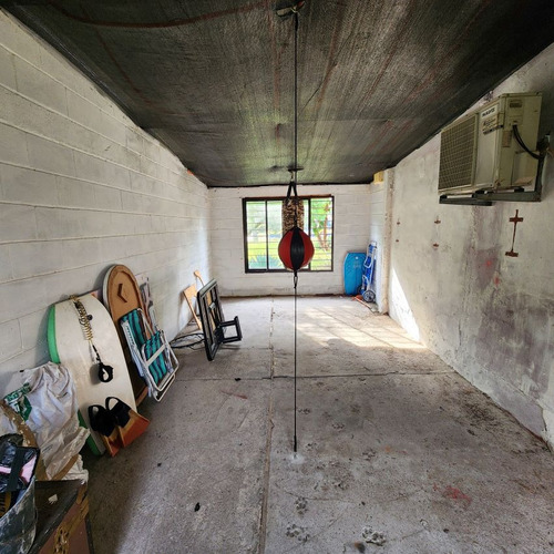 Venta Casa Ciudad De La Costa 1 Dormitorio, Cochera Y Terreno De 900 Mts2
