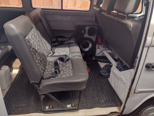 Volkswagen Kombi 1.4 Lotação Total Flex 3p