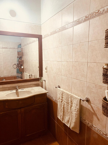 Vendo Muy Lindo Inmueble Con 2 Has, Muy Buena Casa De 150 M2 , Casa De Huésped, Barbacoa, Piscina Y Muchos Árboles. Acepta Banco!!!