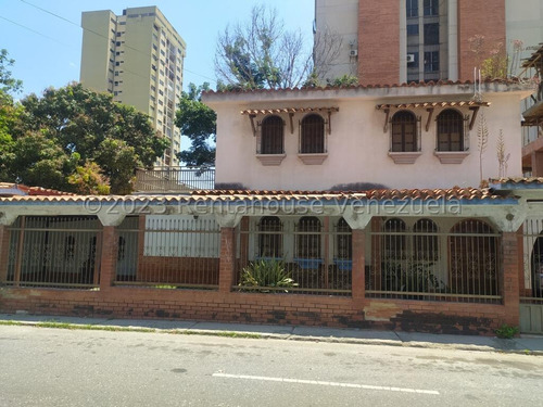 Amplia Y Conservada Casa Tipo Quinta En Venta En Zona Comercial Del Este De Barquisimeto Rc 