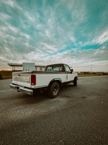 Ford F-100 3.6 Std