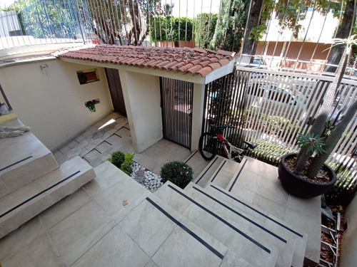 Casa En Venta En Floresta Coyoacan.