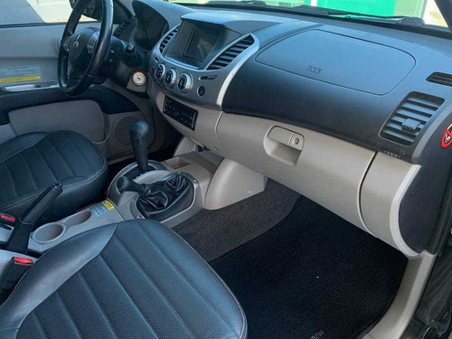 Imagem 4 de 15 de Mitsubishi L200 Triton Hpe 3.5 Cd V6 24v Flex Aut