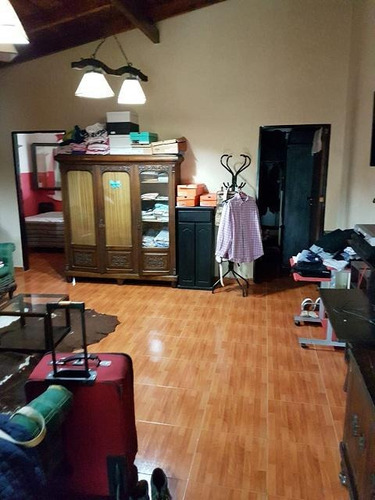 Imagen 15 de 24 de Casa De 5 Dormitorios - Con Pileta - Quincho - Cava Para Vinos - Funes