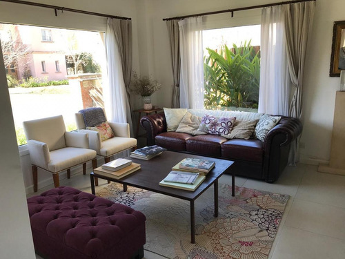 Casa En Venta De 3 Dormitorios En Barrio Privado La Comarca, Sobre Corredor Bancalari.