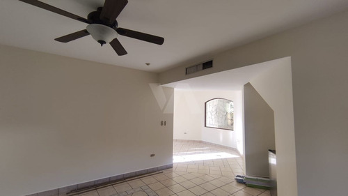 Imagen 8 de 30 de Casa Con 3 Habitaciones Con Baño Y Cuarto De Serv. En San Al