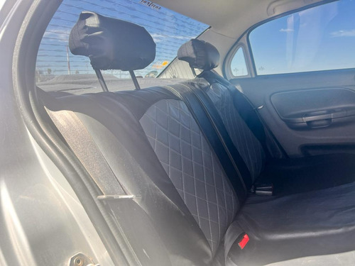 Volkswagen Gol Sedan 1.6 Comfortline 101cv