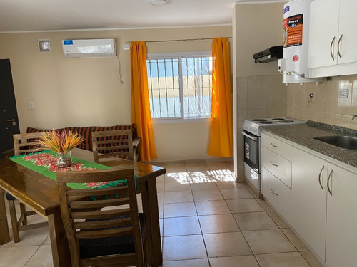 Imagen 6 de 9 de Departamento Para Alquiler Temporario De Dos Ambientes Con Cochera Cerrada Y Techada