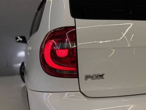 Volkswagen Fox 1.0 Seleção Tec Total Flex 5p
