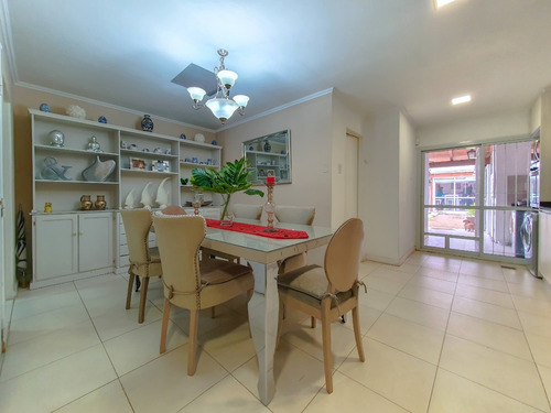 En Venta Casa 2 Dormitorios Con Pileta En Córdoba Capital