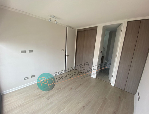 Departamento En Cuarto Piso, Una Habitación, Comuna De La Ci