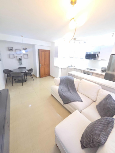 Apartamento Remodelado En Venta En Lomas De Los Mangos Atm