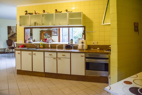 Casa En Zona De La Mansa, En Alquiler- Ref: 537