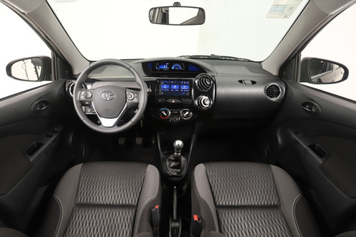 Imagen 8 de 15 de Toyota Etios Xls Pack 6m/t 4p My22