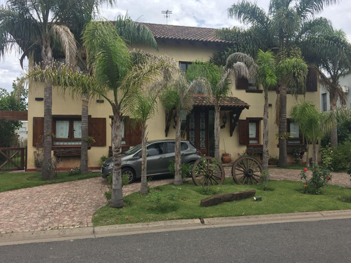 Casa  En Venta Ubicado En Santa Catalina, Villanueva, Tigre