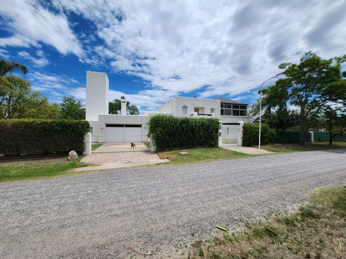 Venta Casa En Villa Allende Golf De 3 Dormitorios