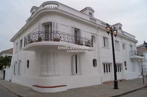 Casa Hostal En Venta De 17 Dorm. En Santiago