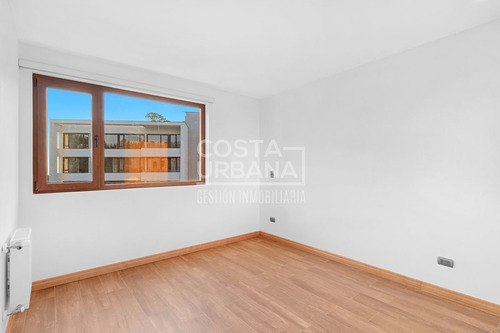 Casa Nueva En Bosques De Montemar, Concón