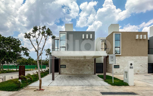 Casa En Venta En Mérida En Privada Estela Nativa, Modelo 136 Plus En Conkal