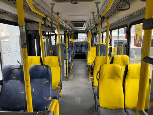 Caio Apache Ano 2021/22 Mercedes,1519 Com 38 Lugares