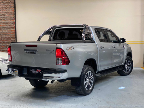 Toyota Hilux 2.8 Cd Srx 177cv 4x4 At 2017