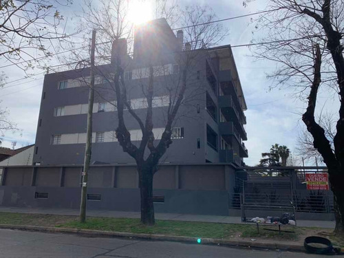 Venta- Depto 3 Ambientes Con Cochera - Con Expensas Bajas!