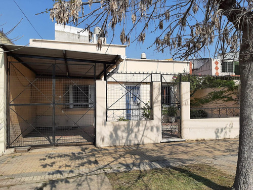 Casa  En Venta En Valentín Alsina, Lanús, G.b.a. Zona Sur