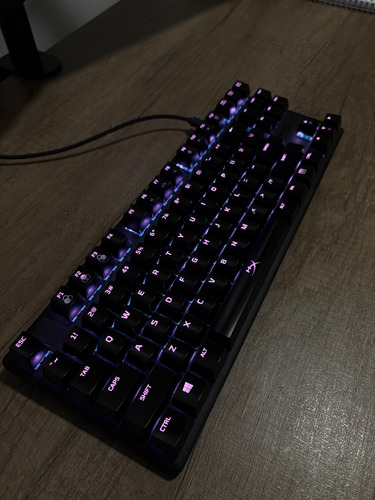Teclado Hyperx Alloy Origins Core Rgb Mecánico Switchs Aqua Negro Inglés Us