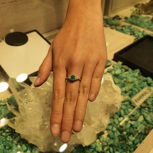 Anillo De Compromiso Esmeralda Colombiana En Promoción