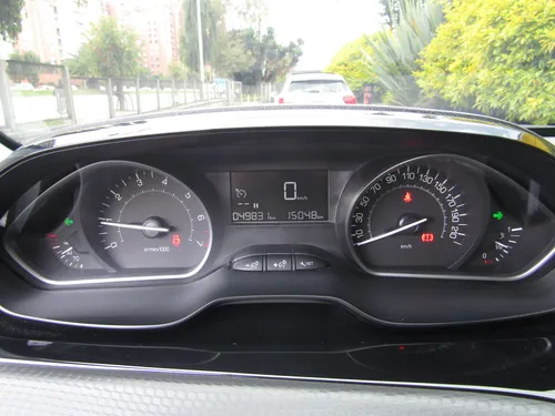 Peugeot 2008 1.2 Francesa Allure Mt