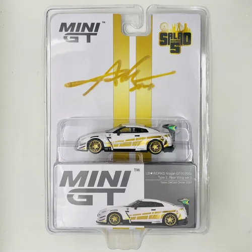 We're thrilled to announce two exclusive models for the upcoming Salão  DieCast Brasil 2024. These represent our first official show-exclusive  release for the Brazilian market. This Nissan GT-R (R35) Lb Works blue