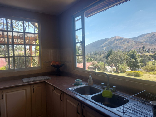 Bonita Casa Con Amplio Terreno