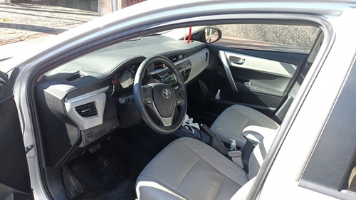Imagen 5 de 8 de Toyota Corolla 2015 1.8 Xei Cvt Pack 140cv