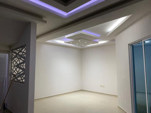 Casa En Venta En Nueva Chapultepec, Morelia, Michoacán De Ocampo C.p. 58280