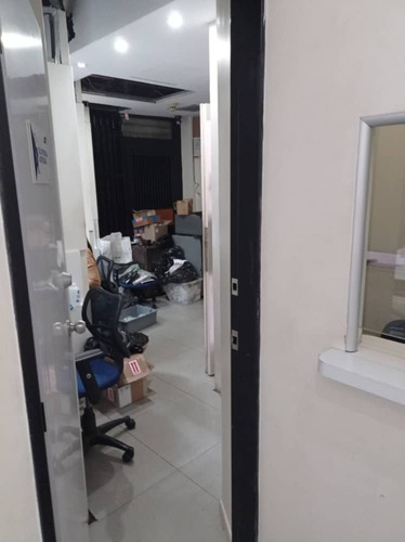 Se Vende Local 160 Metros A Pie De Calle Sabana Grande El Recreo Estacionamiento L5m
