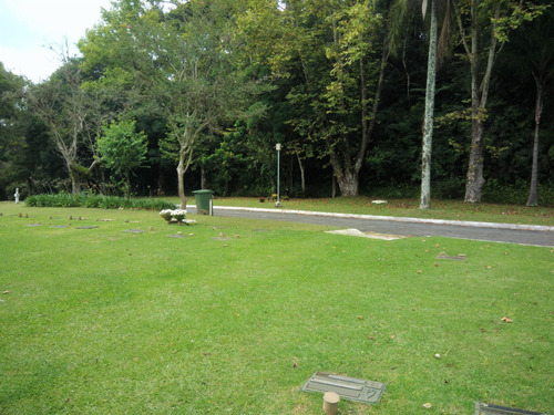 Jazigo 3 Gavetas E Lápide Área Super Nobre Cemitério Parque Iguaçu C/ Taxa De Transferência Inclusa